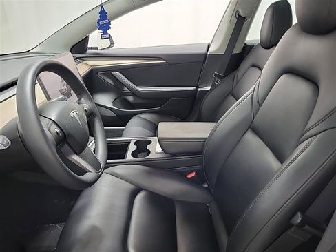 Used 2023 Tesla Model 3 Standard Range image 7