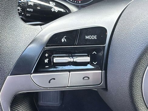 Certified 2021 Hyundai Elantra SE image 20