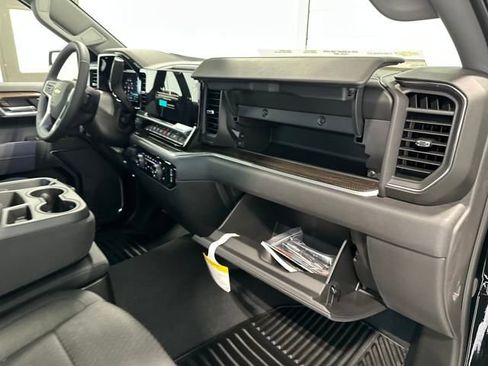 New 2025 Chevrolet Silverado 1500 LT image 8