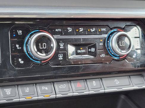 Used 2024 GMC Sierra 2500 Denali Ultimate w/ Max Trailering Package image 34