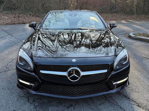 Used 2014 Mercedes-Benz SL 550 w/ Driver Assistance Package image 9