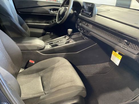 Used 2023 Honda Accord EX image 6