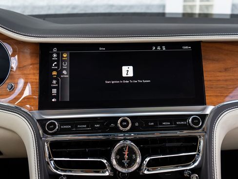 Certified 2023 Bentley Flying Spur V8 AWD/4WD image 33