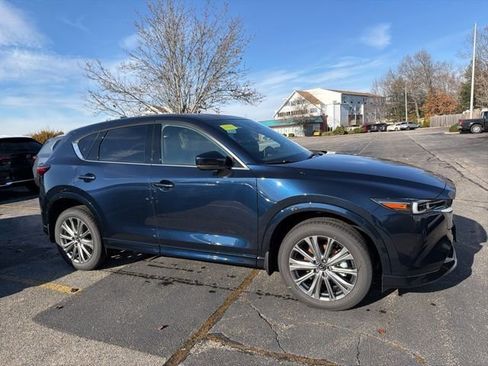 New 2025 MAZDA CX-5 Signature image 2