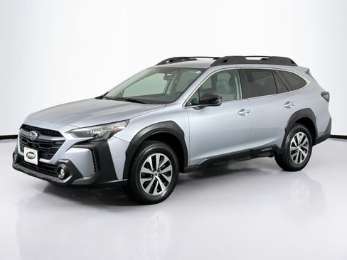 Used 2023 Subaru Outback Premium AWD/4WD image 6