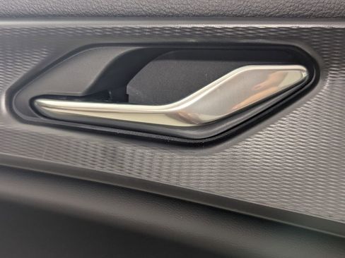 New 2025 Jeep Grand Cherokee Altitude image 18