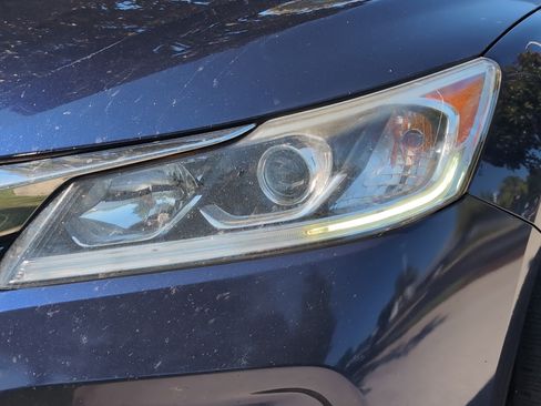 Used 2017 Honda Accord EX image 6