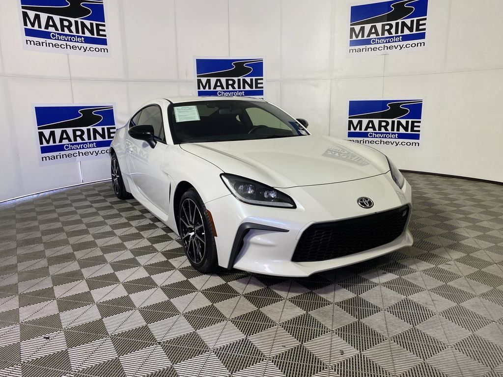 Used 2024 Toyota GR86 RWD image 1