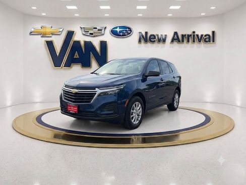Used 2022 Chevrolet Equinox LS FWD image 1