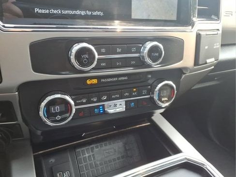 Used 2022 Ford F350 Lariat w/ Black Appearance Package AWD/4WD image 21