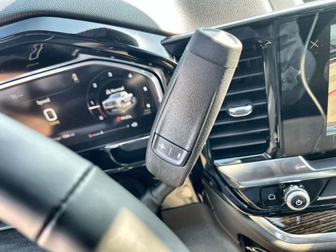 New 2026 GMC Sierra 1500 Elevation image 25