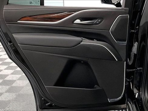 Used 2023 Cadillac Escalade Premium Luxury image 20