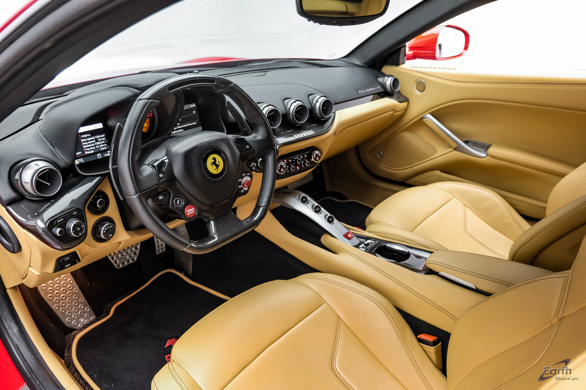 Used 2015 Ferrari F12 Berlinetta RWD image 2