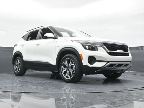 Used 2023 Kia Seltos EX image 66