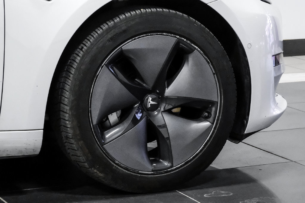Used 2018 Tesla Model 3 Long Range RWD image 64
