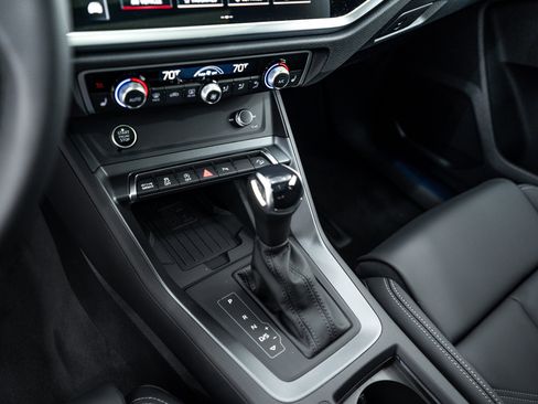 New 2025 Audi Q3 2.0T Premium image 10