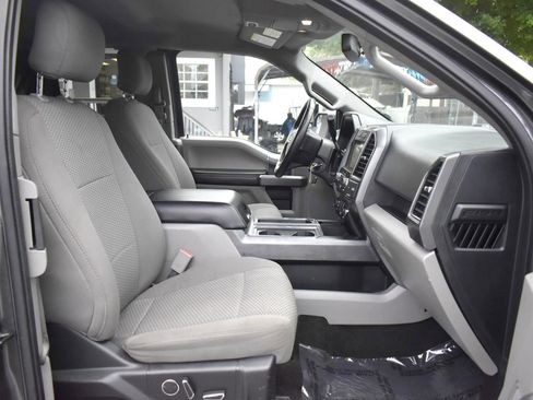 Used 2017 Ford F150 XLT w/ Equipment Group 302A Luxury image 18