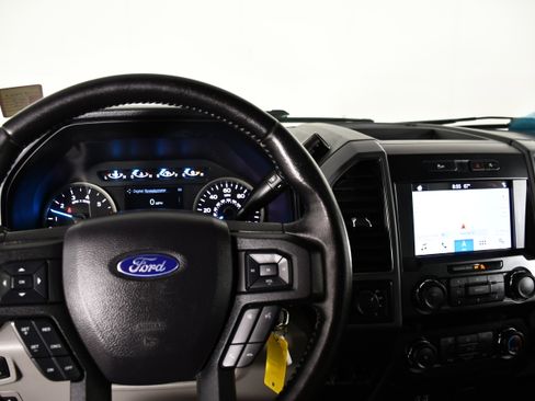 Used 2019 Ford F150 XLT w/ Equipment Group 302A Luxury AWD/4WD image 19
