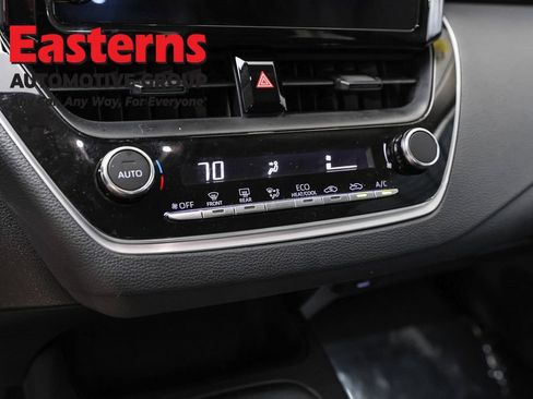 Used 2025 Toyota Corolla LE FWD image 18