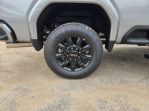 New 2026 GMC Sierra 2500 AT4 w/ AT4 Premium Plus Package AWD/4WD image 30