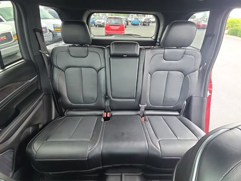 Used 2023 Jeep Grand Cherokee Overland w/ Luxury Tech Group IV AWD/4WD image 23