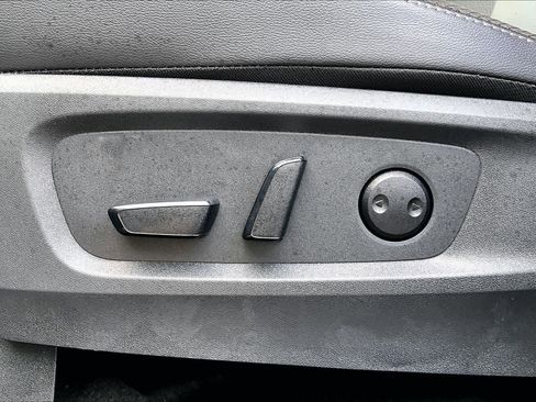 Used 2025 Nissan Pathfinder SL image 33