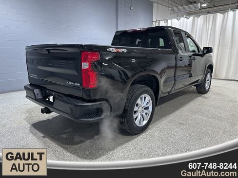 Used 2022 Chevrolet Silverado 1500 Custom image 3