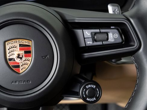 Certified 2024 Porsche Cayenne Coupe image 11