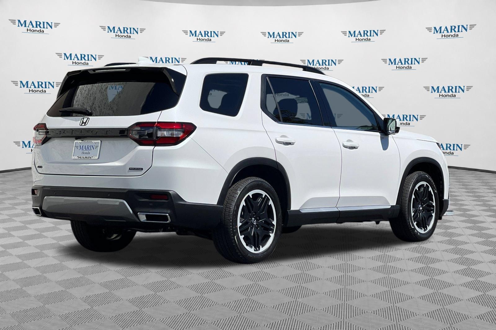 New 2026 Honda Pilot Touring image 3
