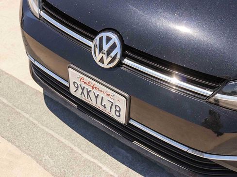 Used 2018 Volkswagen Golf S AWD/4WD image 8