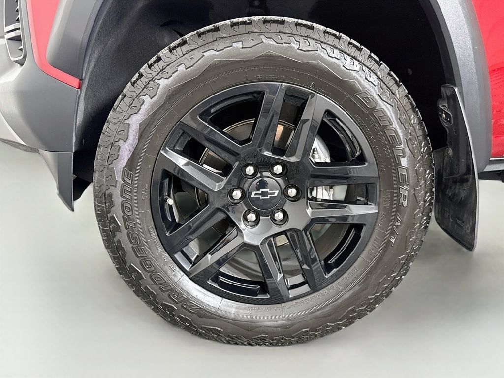 Used 2025 Chevrolet Colorado Trail Boss AWD/4WD image 29