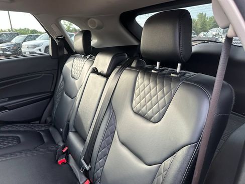 Used 2024 Ford Edge Titanium AWD/4WD image 24
