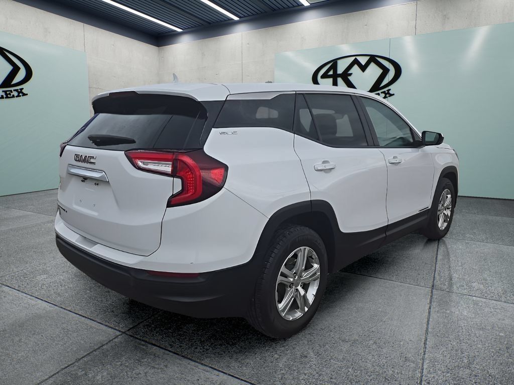 Used 2024 GMC Terrain SLE FWD image 3