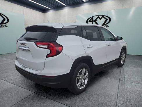 Used 2024 GMC Terrain SLE FWD image 3