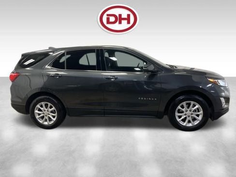 Used 2019 Chevrolet Equinox LT image 2