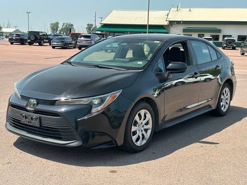 Used 2024 Toyota Corolla LE FWD image 4