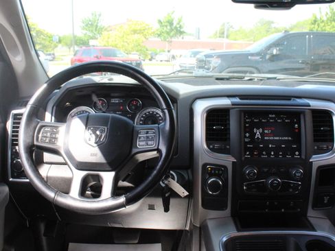 Used 2020 RAM 1500 Classic SLT w/ Luxury Group RWD image 25