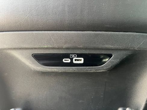 Used 2023 Chrysler Pacifica Touring-L FWD image 29