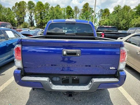 Used 2022 Toyota Tacoma TRD Off-Road w/ Technology Package RWD image 5