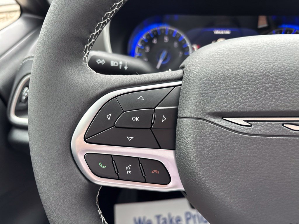 New 2027 Chrysler Pacifica Select FWD image 36