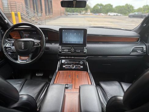 Used 2019 Lincoln Navigator Reserve w/ Cargo Package AWD/4WD image 25
