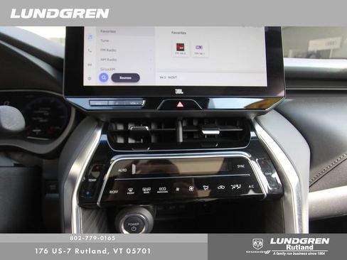 Used 2024 Toyota Venza Limited AWD/4WD image 3