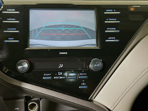 Used 2020 Toyota Camry SE FWD image 24