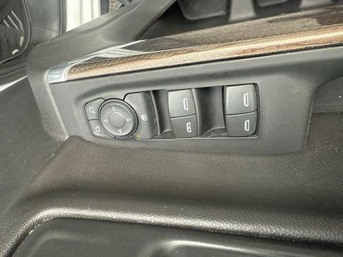 Used 2021 Chevrolet Silverado 1500 LT Trail Boss w/ LPO, Dark Essentials Package AWD/4WD image 32