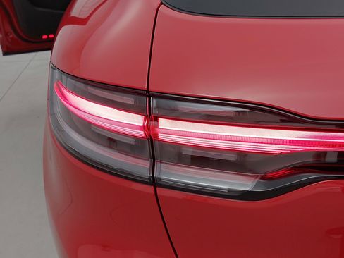 New 2026 Porsche Macan Turbo image 37