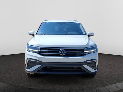 Used 2024 Volkswagen Tiguan SE AWD/4WD image 2