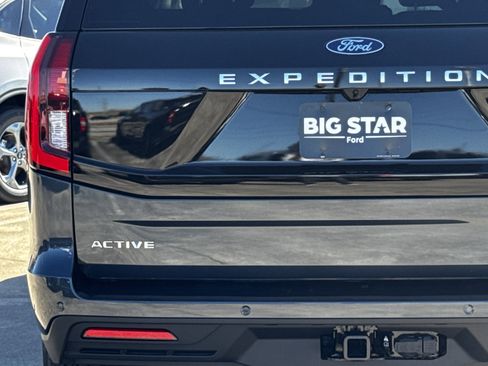 New 2026 Ford Expedition Active image 11