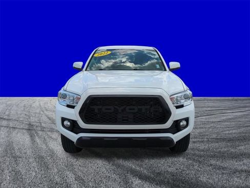 Used 2022 Toyota Tacoma SR5 w/ Technology Package RWD image 9