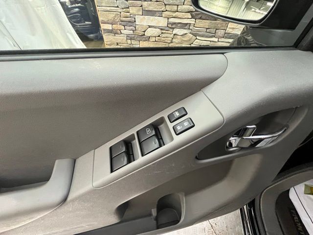 Used 2021 Nissan Frontier SV AWD/4WD image 25