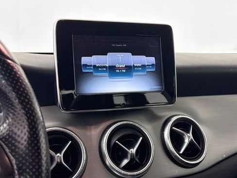 Used 2016 Mercedes-Benz CLA 250 image 14